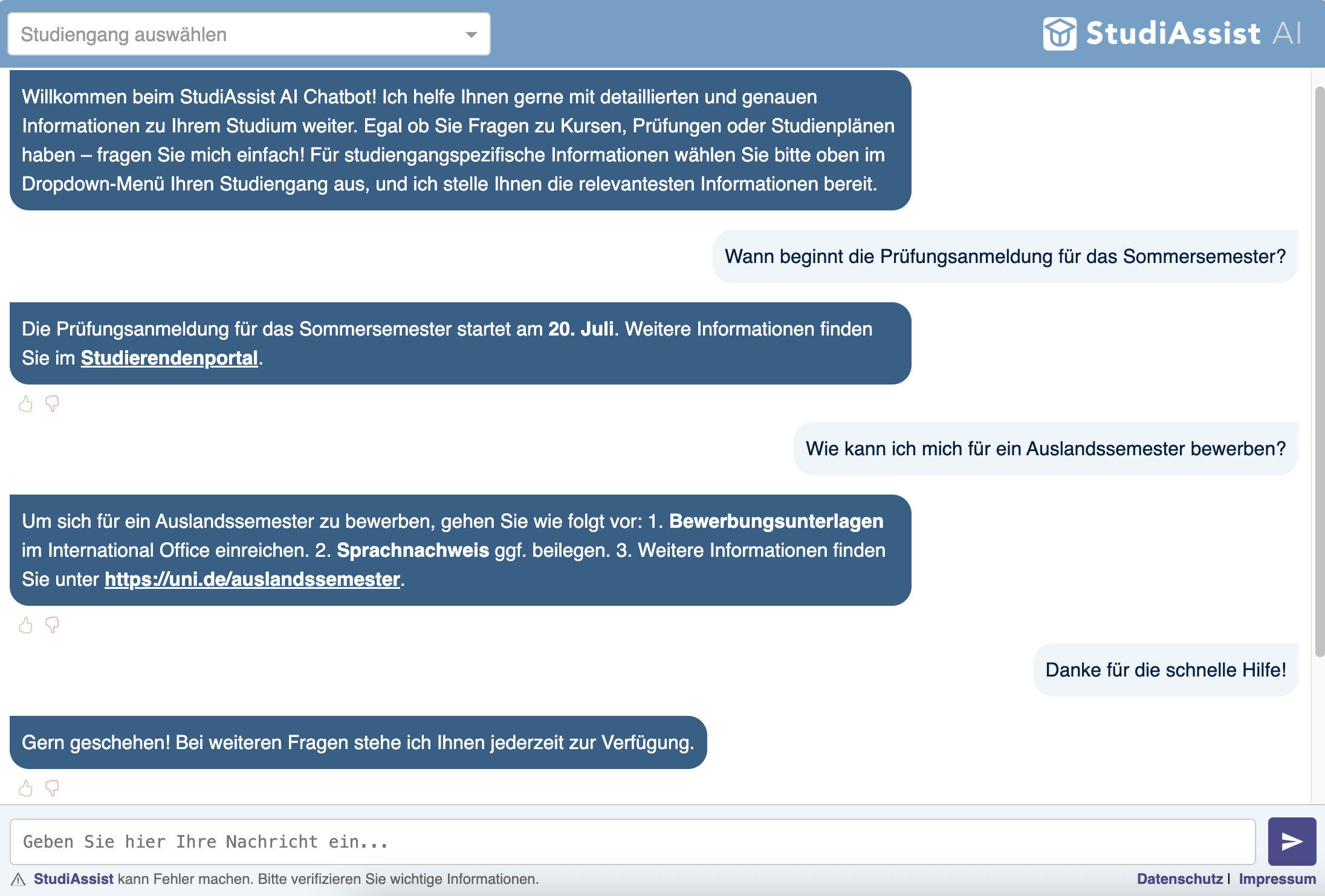 Verschwommenes Bild der StudiAssist-Chatbot-Oberfläche.